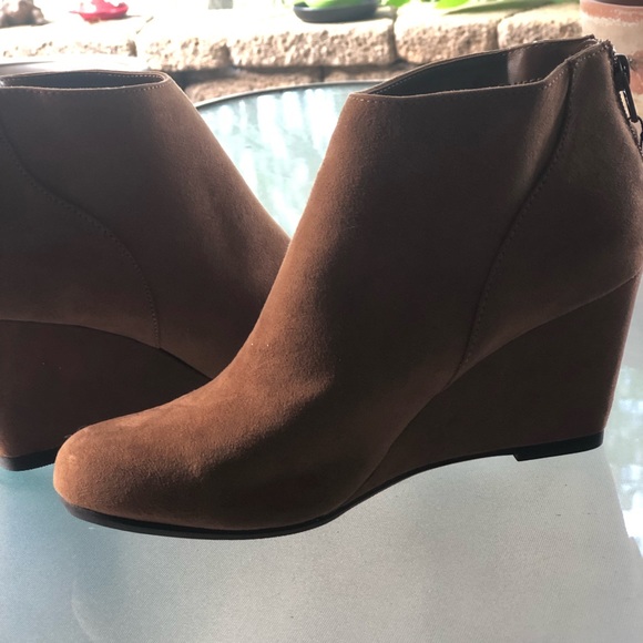 FIONIโฃ๏ธHOST PICKโฃ๏ธDEEP RICH CARMEL ANKLE BOOTS - Picture 5 of 7